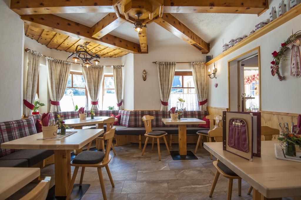Hotel-Restaurant Burgblick ドルフガシュタイン エクステリア 写真