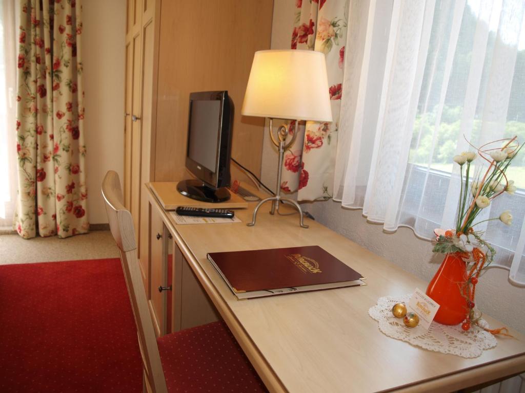 Hotel-Restaurant Burgblick ドルフガシュタイン エクステリア 写真